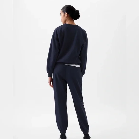2pc set Gap VintageSoft Raglan Sweatshirt + High Rise Boyfriend Jogger Navy Blue - Picture 2 of 6